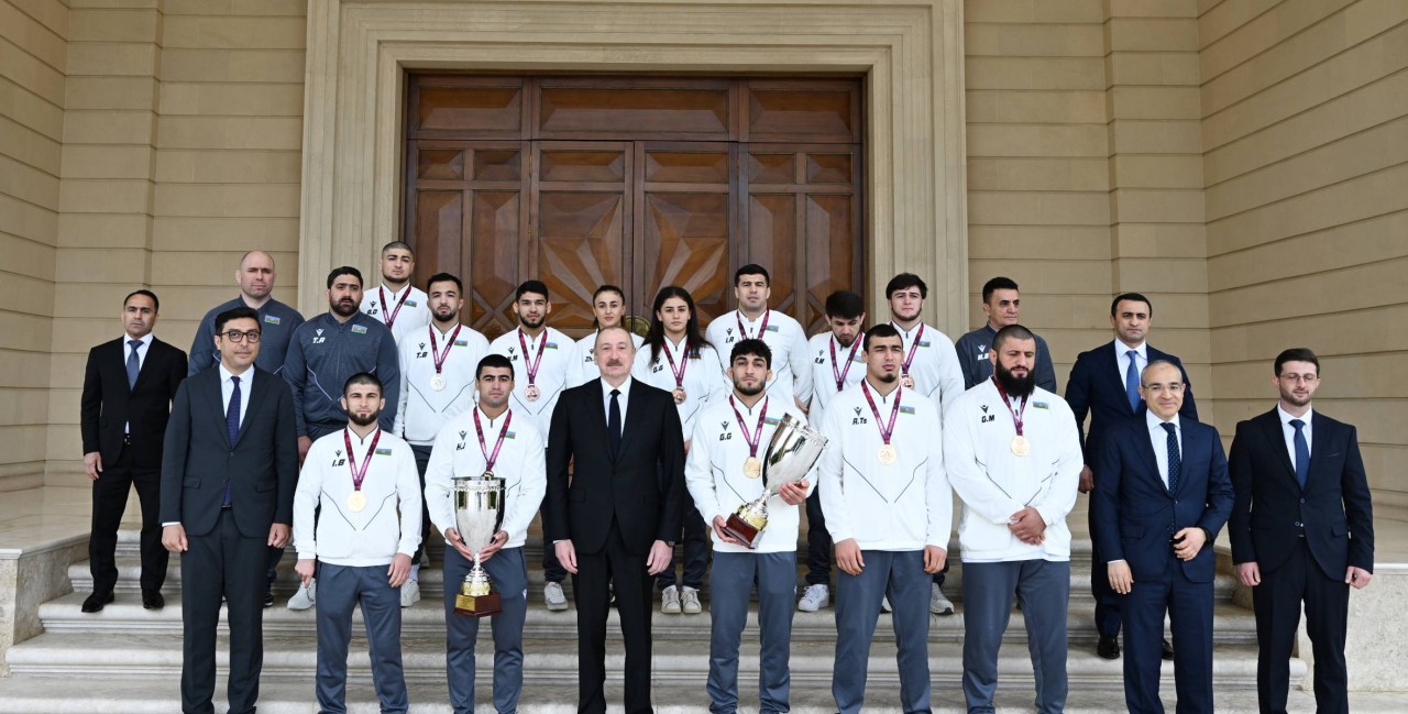 İlham Əliyev Avropa çempionatında komanda hesabında çempion olan güləşçiləri qəbul edib&nbsp;&nbsp;