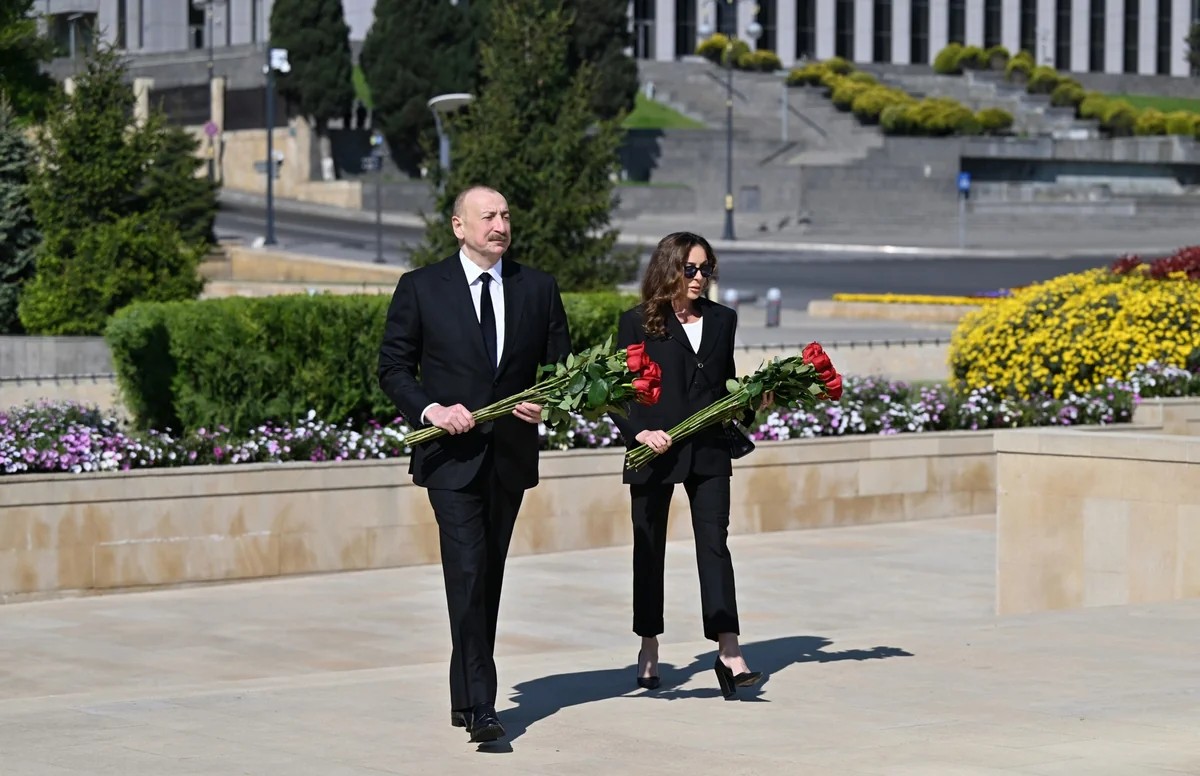 Faşizm üzərində Qələbə uğrunda mübarizədə həlak olan Azərbaycan övladlarının xatirəsi ehtiramla anılıb&nbsp;