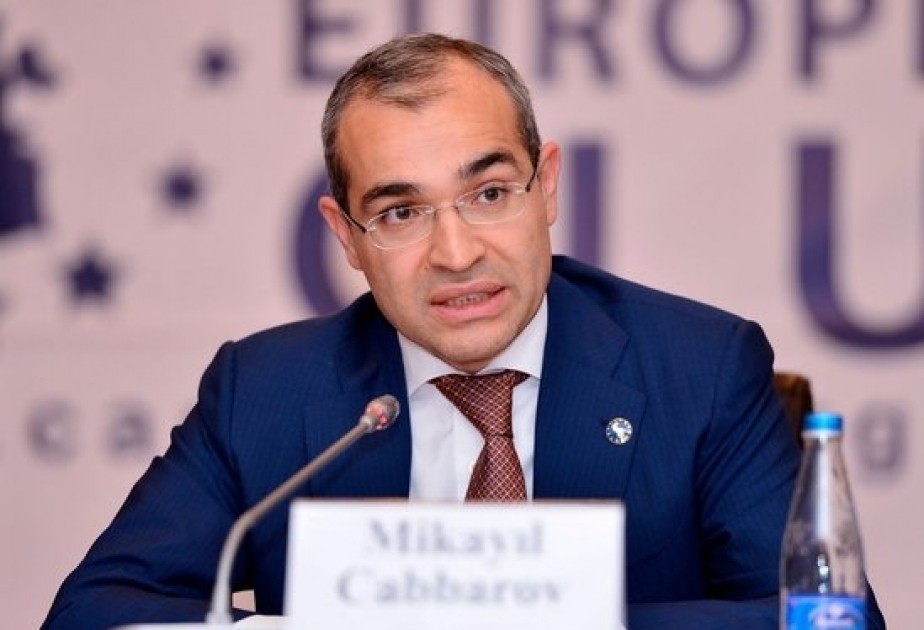 Güləş Federasiyasının prezidenti Olimpiya mükafatçısını təbrik etdi