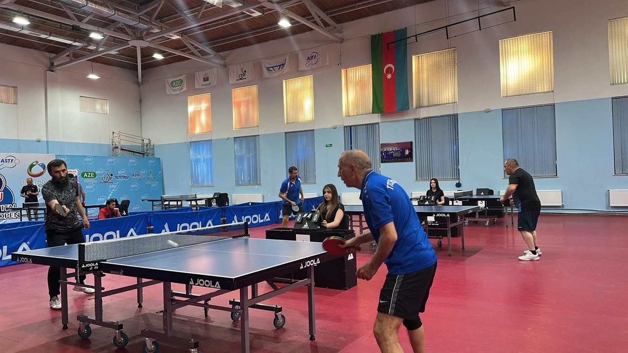 Veteran stolüstü tennisçilərin Azərbaycan çempionatı keçirilir