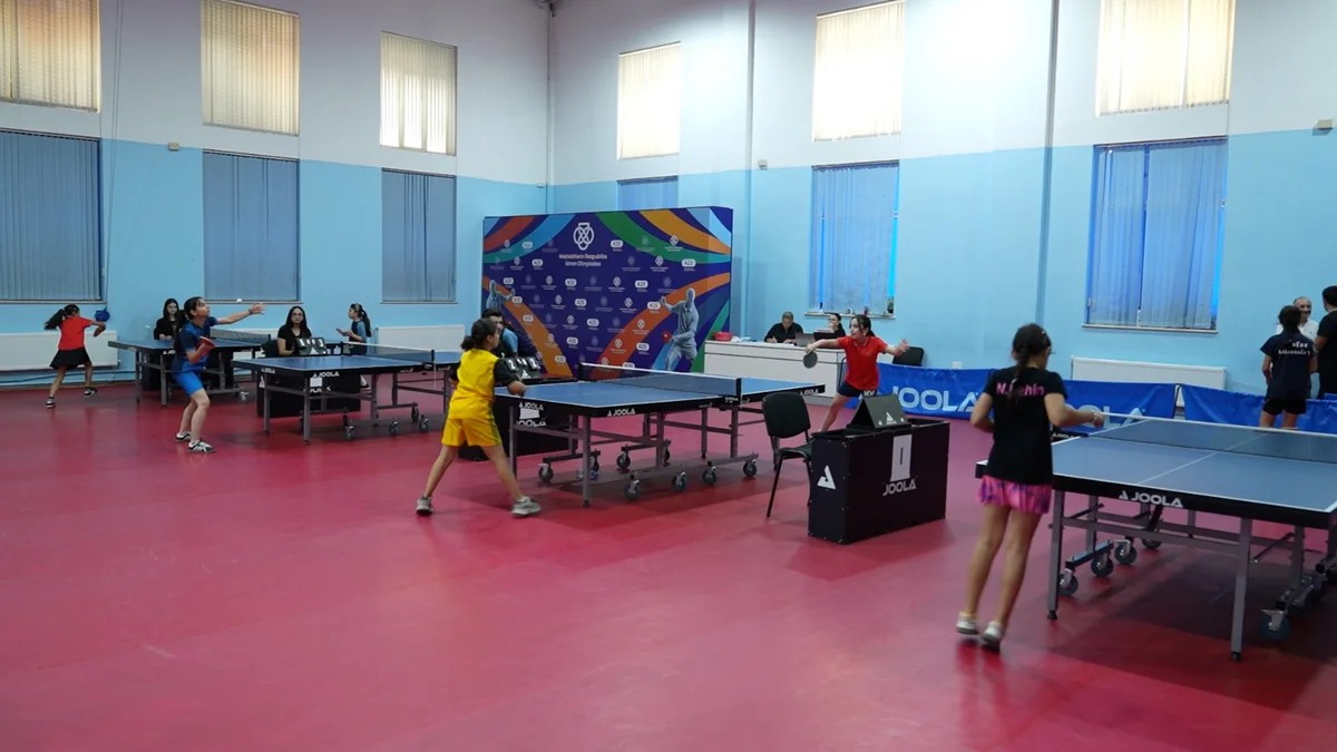 Stolüstü tennisçilər respublika birinciliyində yarışırlar 