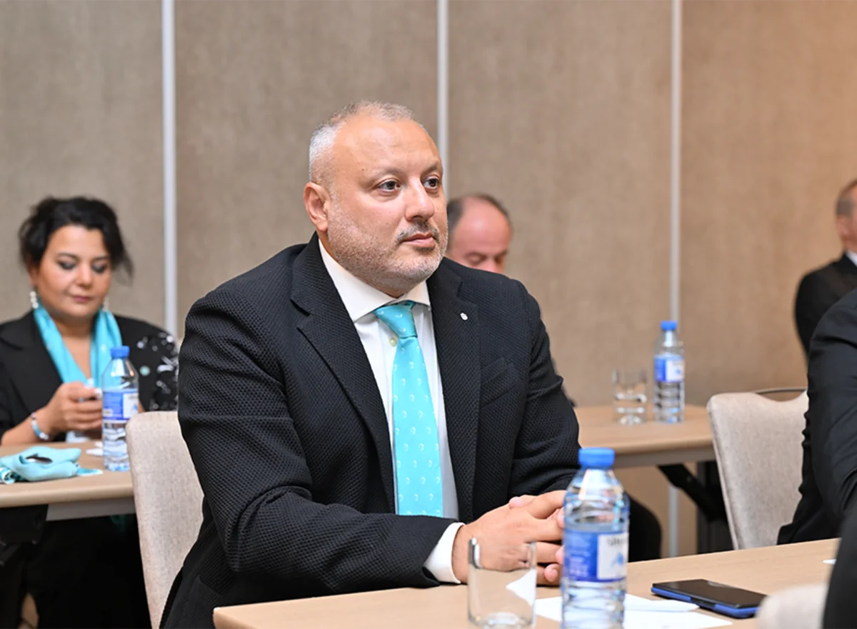 Elxan Səmədov növbəti dəfə Peşəkar Futbol Liqasının prezidenti seçilib