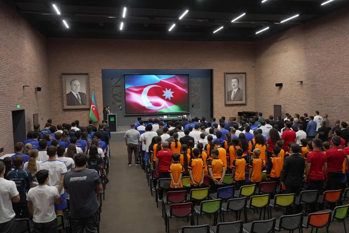 Nazir ötən ay beynəlxalq yarışlarda uğur qazanan idmançılarla görüşüb