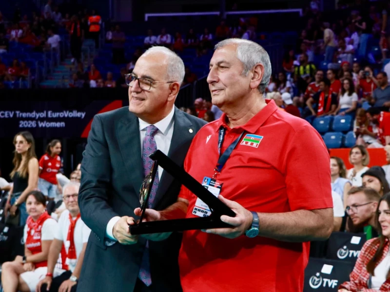 Faiq Qarayevə Türkiyə Voleybol Federasiyası tərəfindən mükafat verilib
