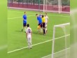 Hakim futbolçuya etrazını yumruqla bildirdi