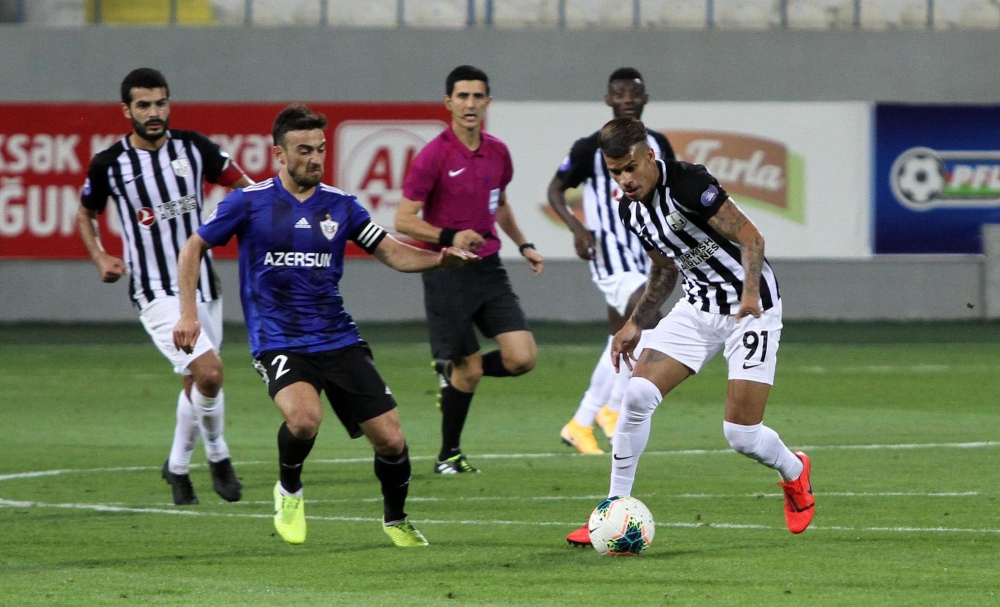 “Neftçi” ilk derbidə “Qarabağ”a qalib gəldi