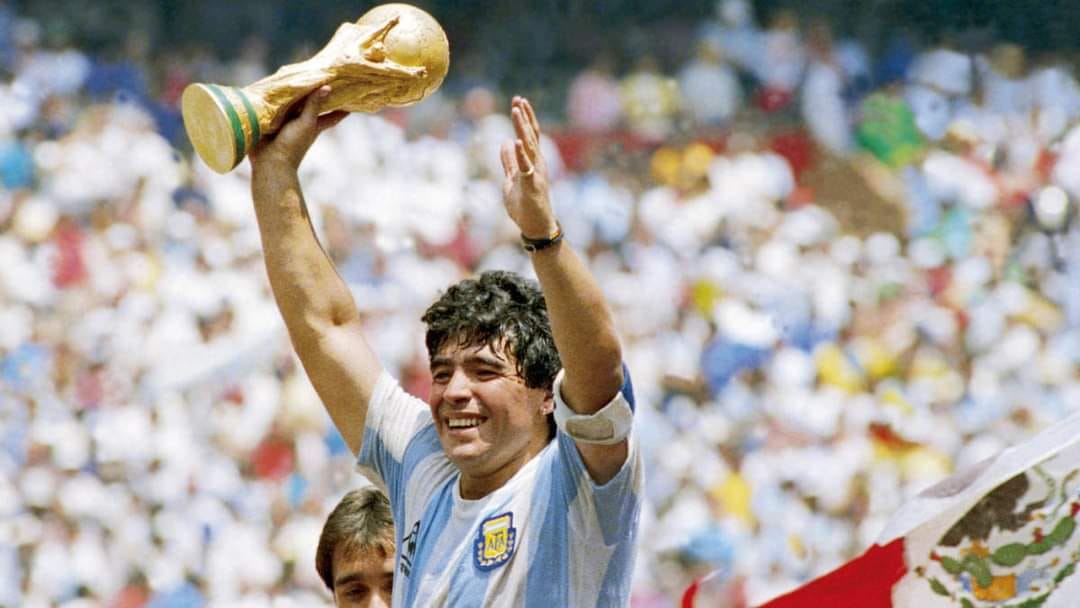 Dieqo Maradona vəfat etdi