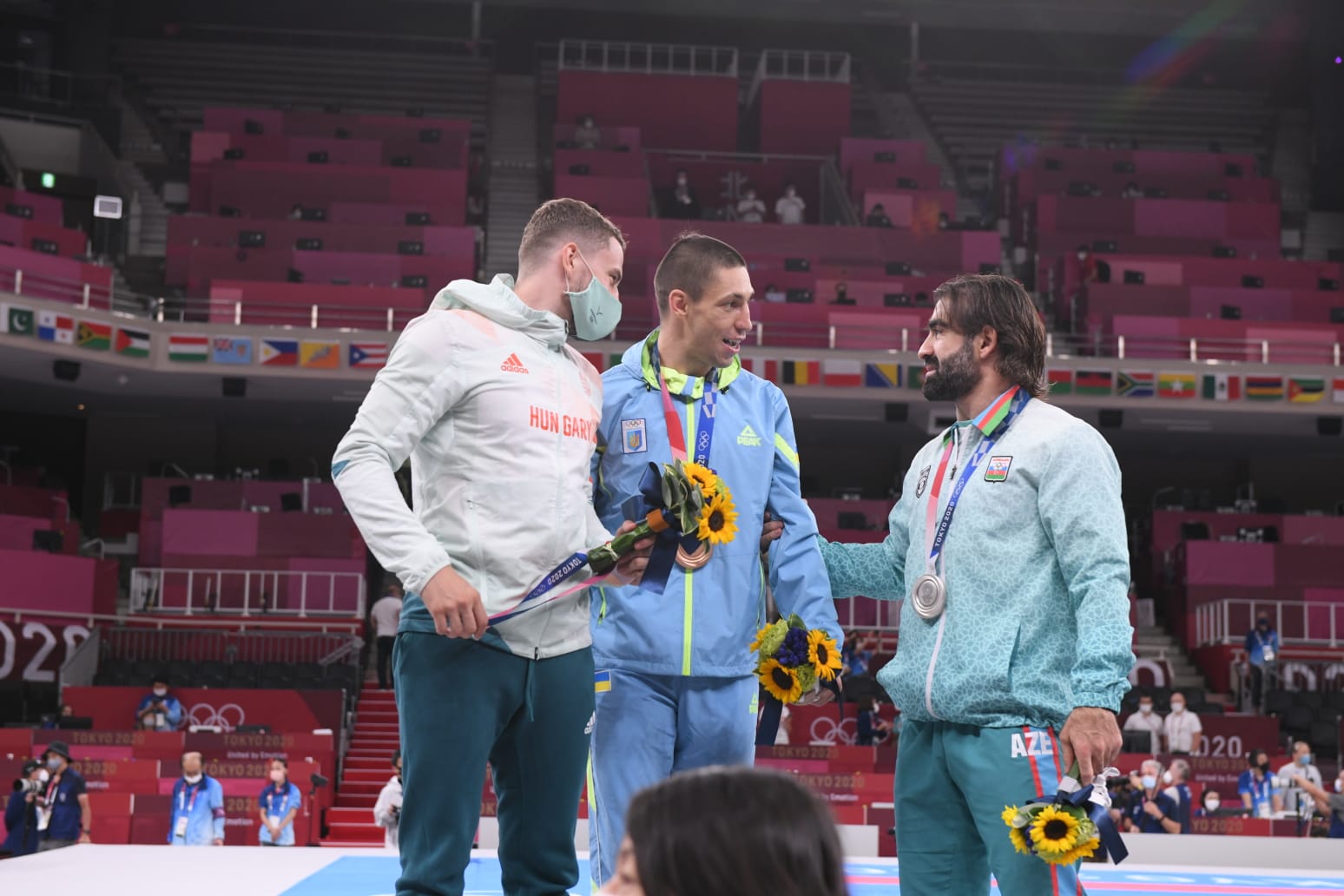 Rafael Ağayevə Tokio-2020-nin gümüş medalı təqdim edildi - FOTO