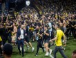 Azarkeşlər kubok qazanan komandanı bədbəxt etdilər