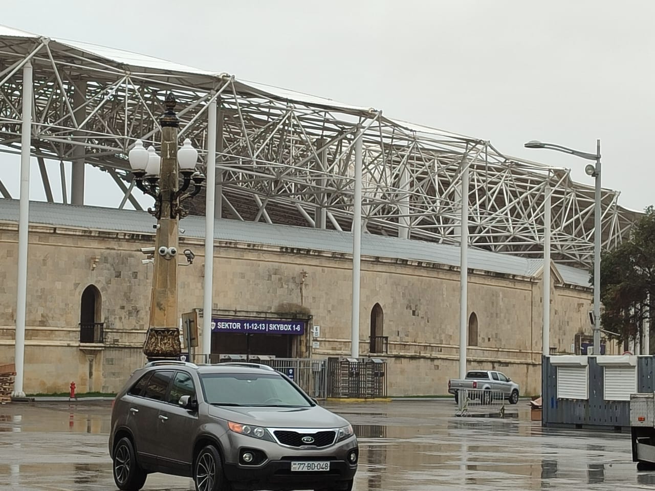 Tofiq Bəhramov adına Respublika Stadionunda bədbəxt hadisə baş verdi -&nbsp;FOTO