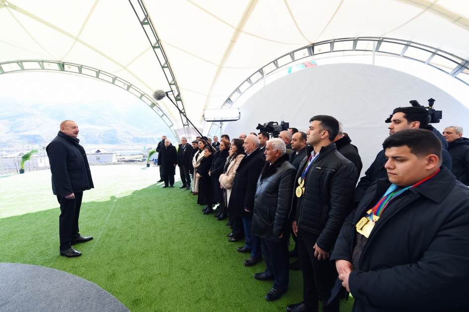 Prezident İlham Əliyev Xocalıda soyqırımı memorialının təməlini qoyub və rayon ictimaiyyətinin nümayəndələri ilə görüşüb &nbsp;
