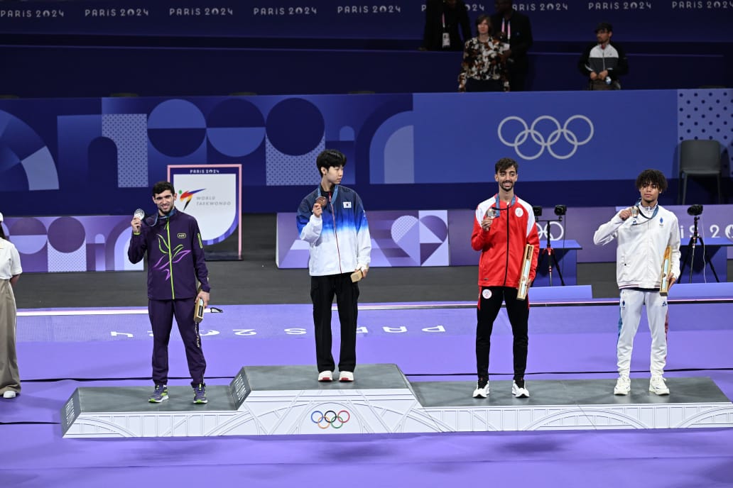 Qaşim Maqomedova Paris-2024-ün gümüş medalı təqdim edildi