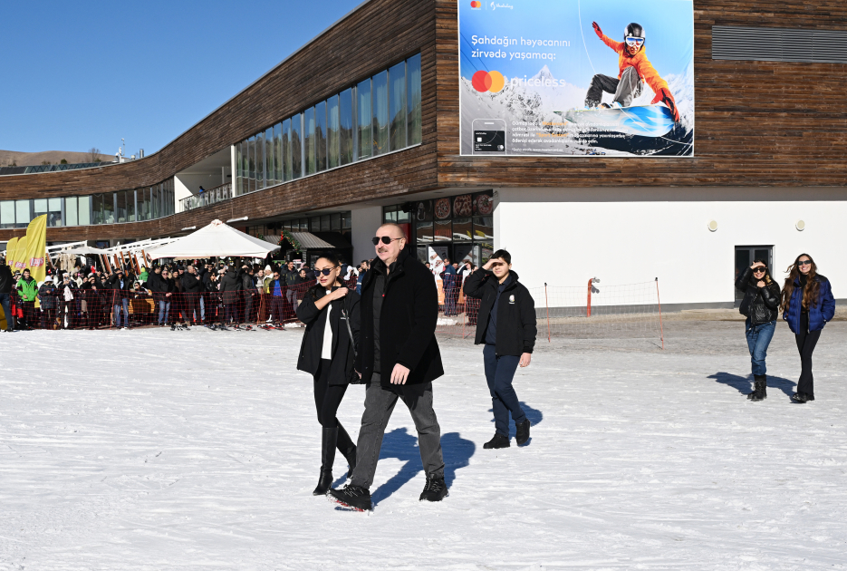 Prezident İlham Əliyev Şahdağ Turizm Kompleksində yerləşən &ldquo;Lakeside&rdquo; hotelində aparılmış işlərlə və &ldquo;Xizək klubu&rdquo; binasının tikintisi ilə tanış olub