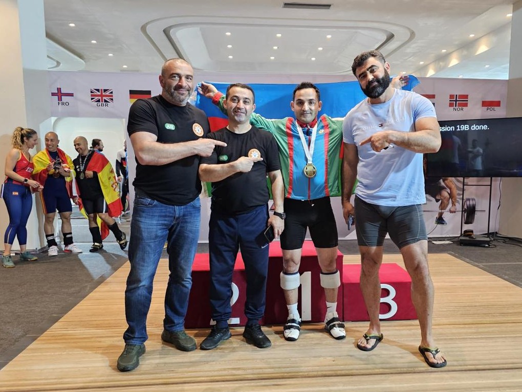 Ustad ağırlıqqaldıranlarımız Avropa çempionatından 4 medalla qayıdırlar - FOTO/VİDEO