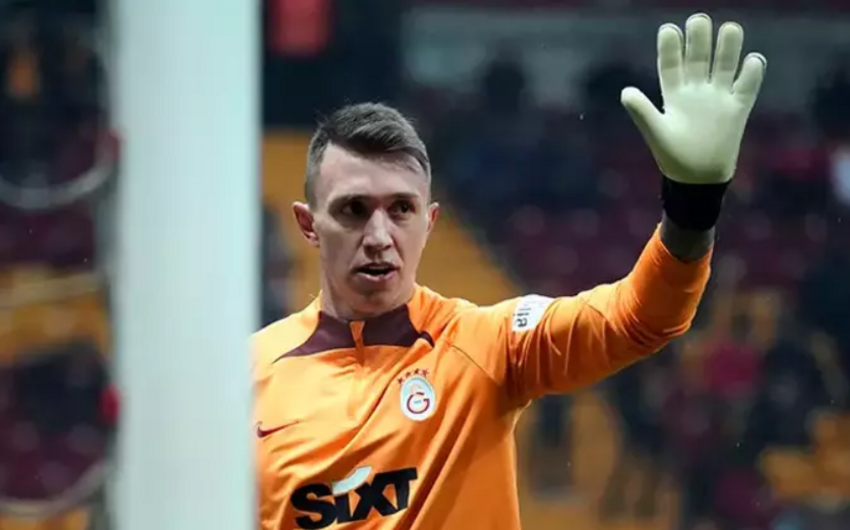 "Qalatasaray" Musleranın yerinə dünya səviyyəli qapıçı gətirir?