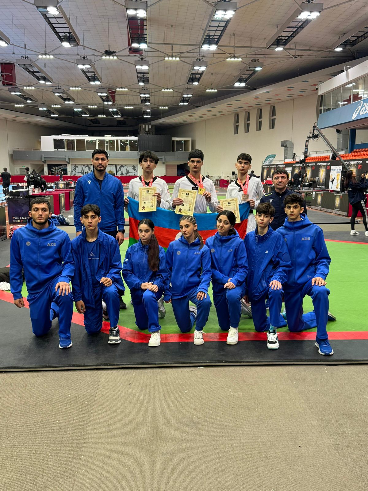 Taekvondoçularımız Bolqarıstanda üç medal qazandılar 