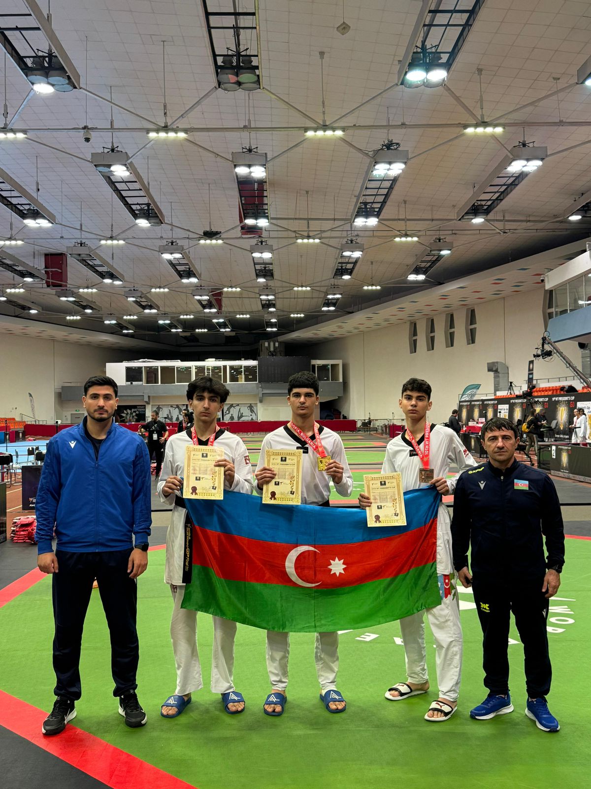 Taekvondoçularımız Bolqarıstanda üç medal qazandılar 