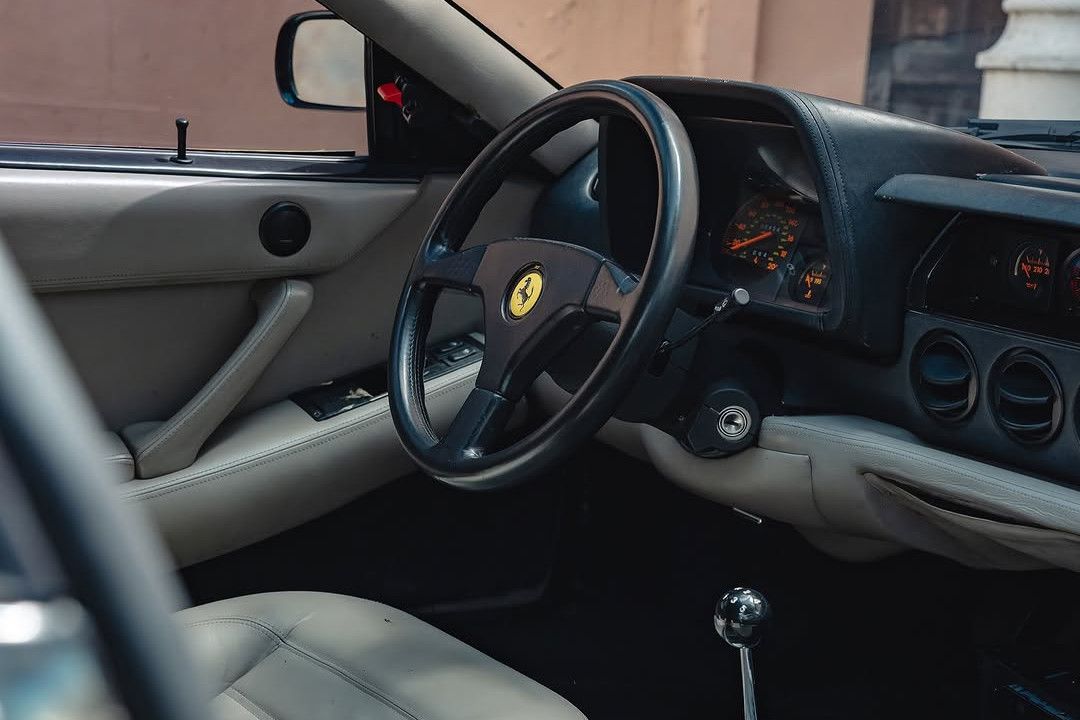 &quot;Qara Ferrari&quot;nin sahibi kim olub? -&nbsp;&nbsp;FOTO