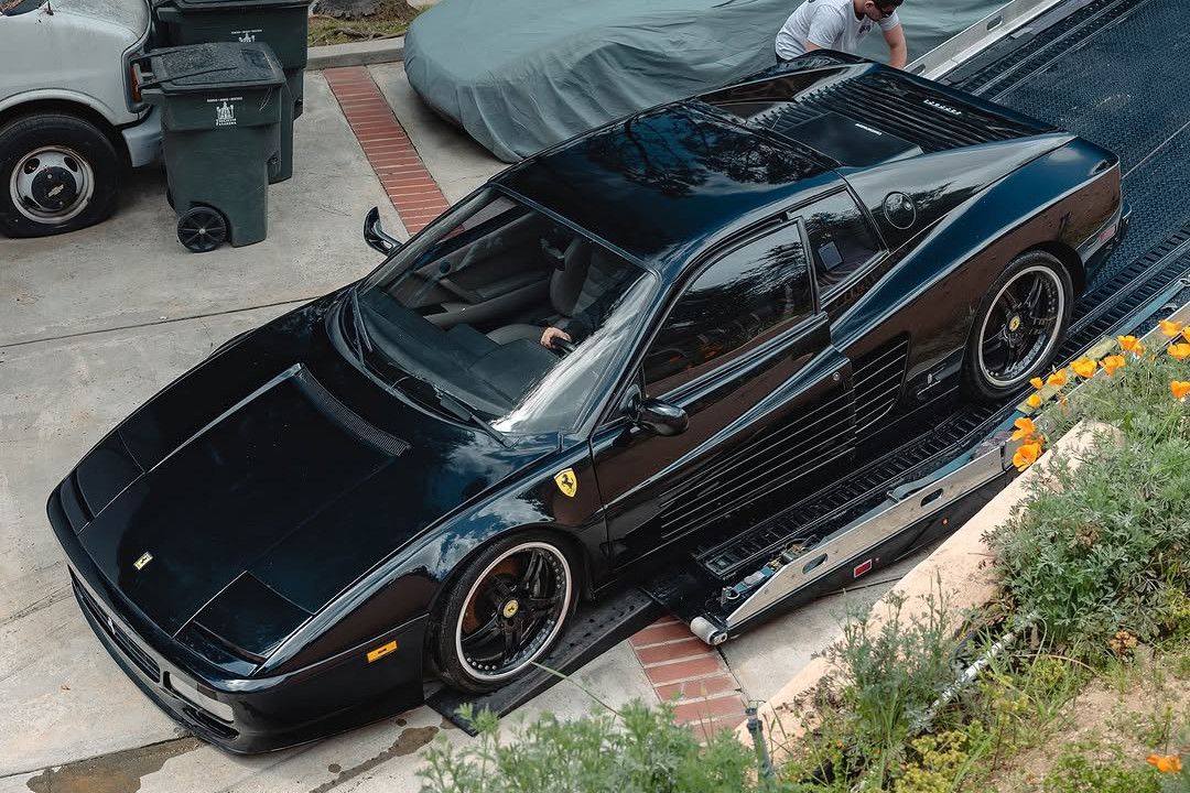 &quot;Qara Ferrari&quot;nin sahibi kim olub? -&nbsp;&nbsp;FOTO