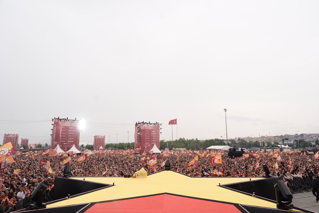 "Qalatasaray" 25-ci çempionluğunu qeyd edir - FOTO