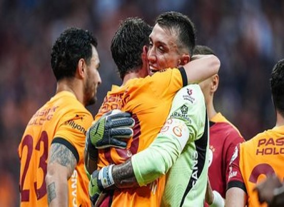 Muslera &quot;Qalatasaray&quot;la vidalaşdı&nbsp;