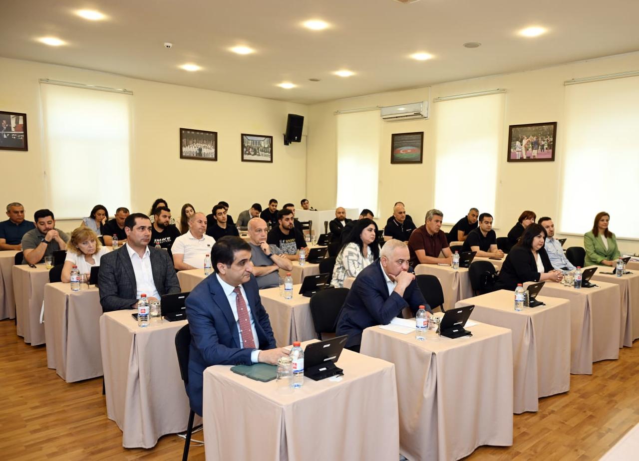 Gənclər və İdman Nazirliyində III MDB Oyunlarına hazırlıq işləri ilə bağlı görüş keçirilib