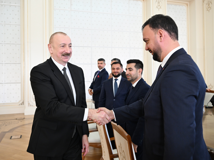 Prezident İlham Əliyev minifutbol üzrə dünya çempionatının qalibi olan Azərbaycan milli komandasının üzvlərini qəbul edib