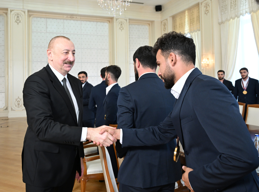 Prezident İlham Əliyev minifutbol üzrə dünya çempionatının qalibi olan Azərbaycan milli komandasının üzvlərini qəbul edib