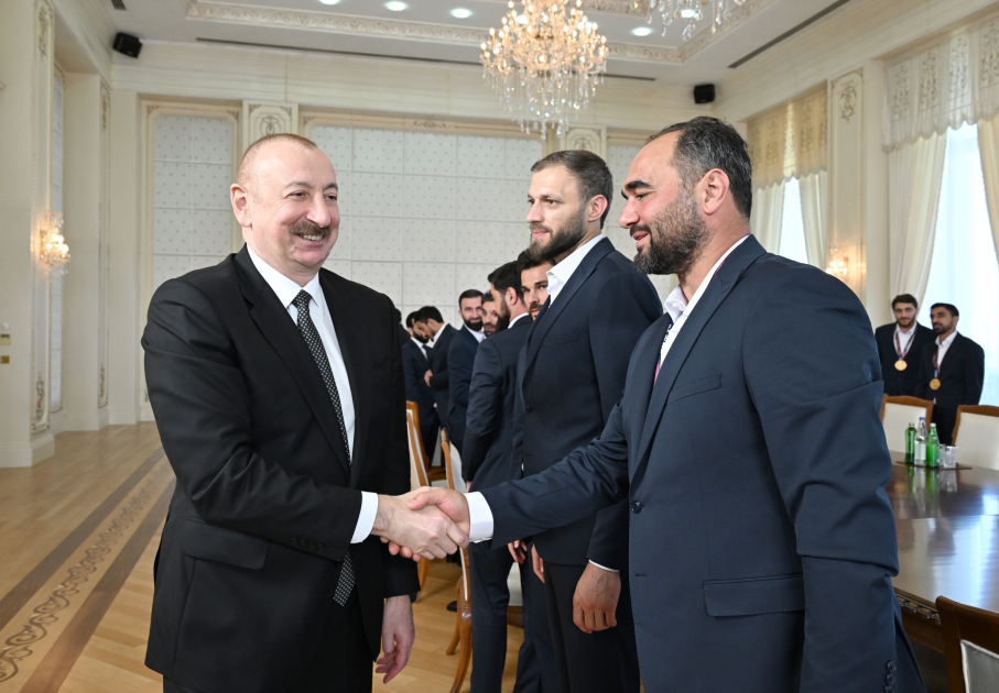 Prezident İlham Əliyev minifutbol üzrə dünya çempionatının qalibi olan Azərbaycan milli komandasının üzvlərini qəbul edib