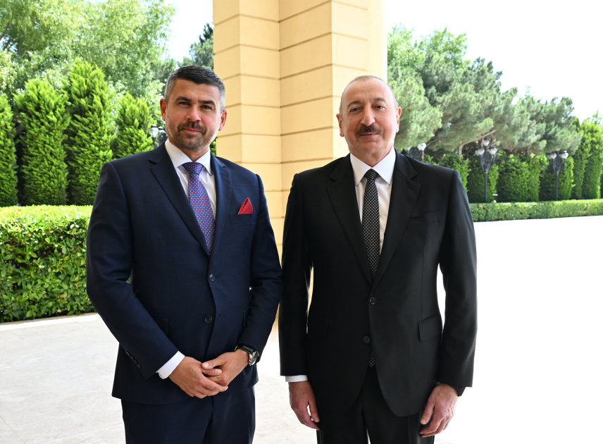 Prezident İlham Əliyev minifutbol üzrə dünya çempionatının qalibi olan Azərbaycan milli komandasının üzvlərini qəbul edib