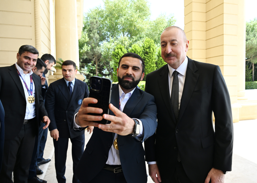 Prezident İlham Əliyev minifutbol üzrə dünya çempionatının qalibi olan Azərbaycan milli komandasının üzvlərini qəbul edib