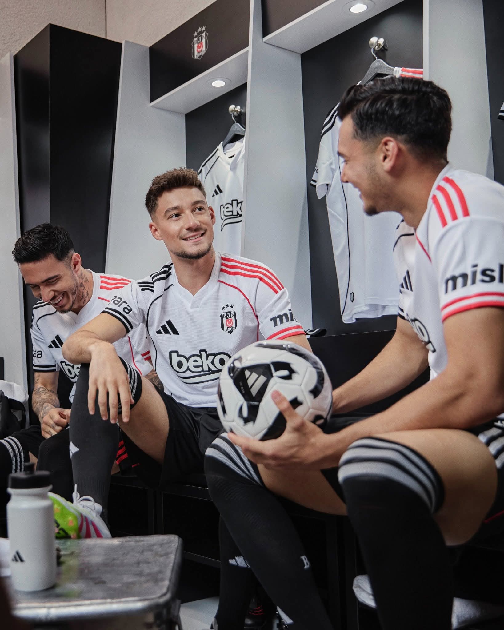 &quot;Beşiktaş&quot; yeni formalarını təqdim etdi - FOTO
