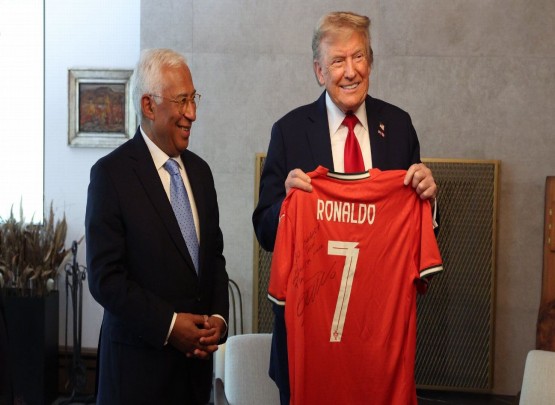 Ronaldo köynəyini prezidentə göndərib