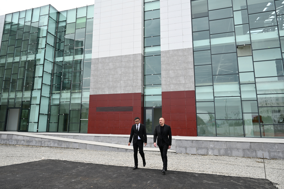 Prezident İlham Əliyev Yevlax Olimpiya İdman Kompleksində görülmüş işlərlə tanış olub