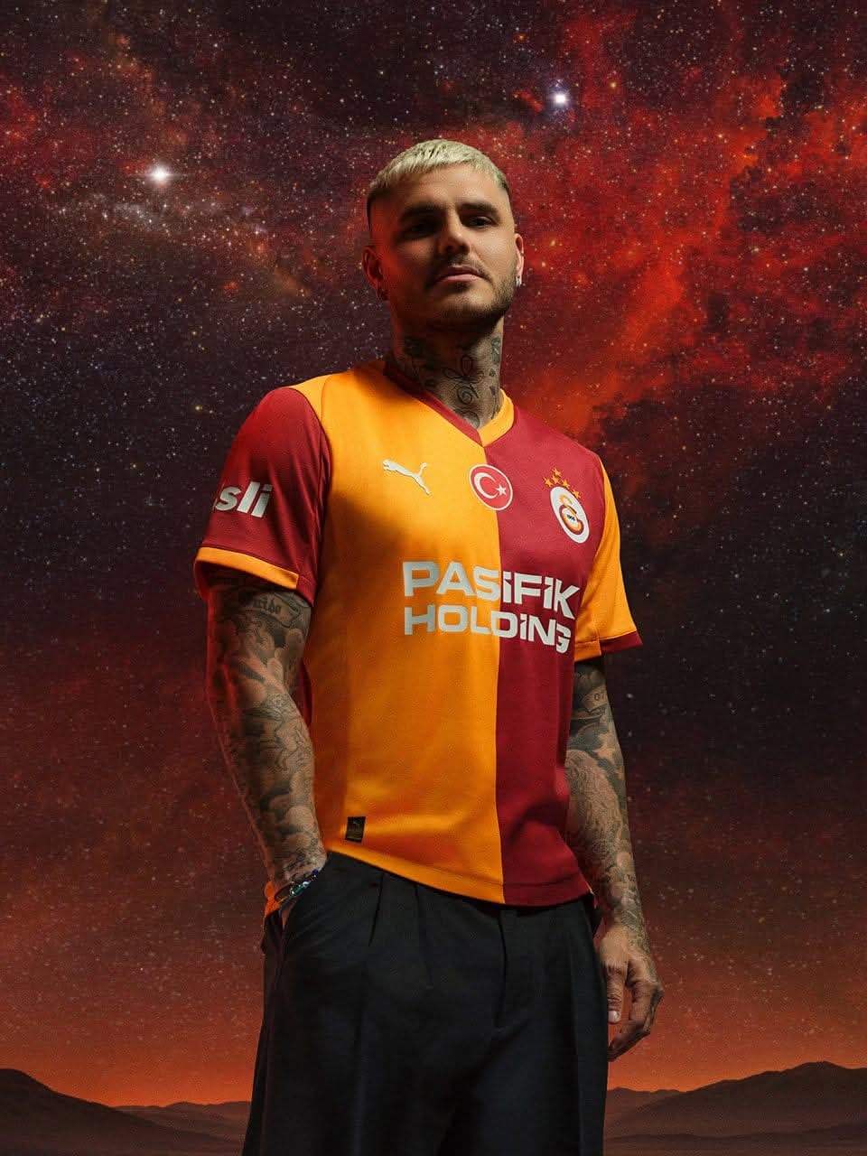 "Qalatasaray" yeni formasını təqdim etdi - FOTO