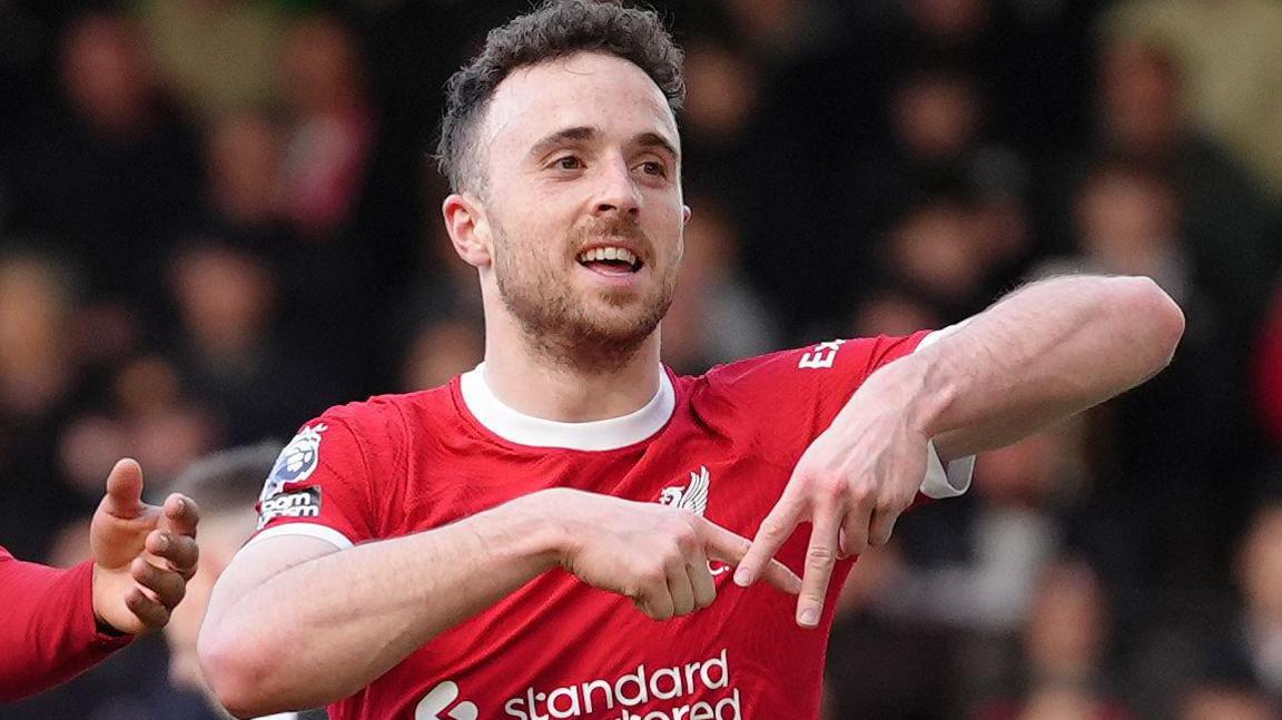 &quot;Liverpul&quot;un məşhur futbolçusu qəzada faciəvi şəkildə dünyasını dəyişdi