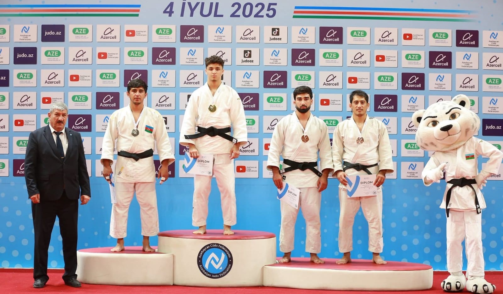 &quot;Judo Club 2012&quot;nin cüdoçularından daha bir uğur