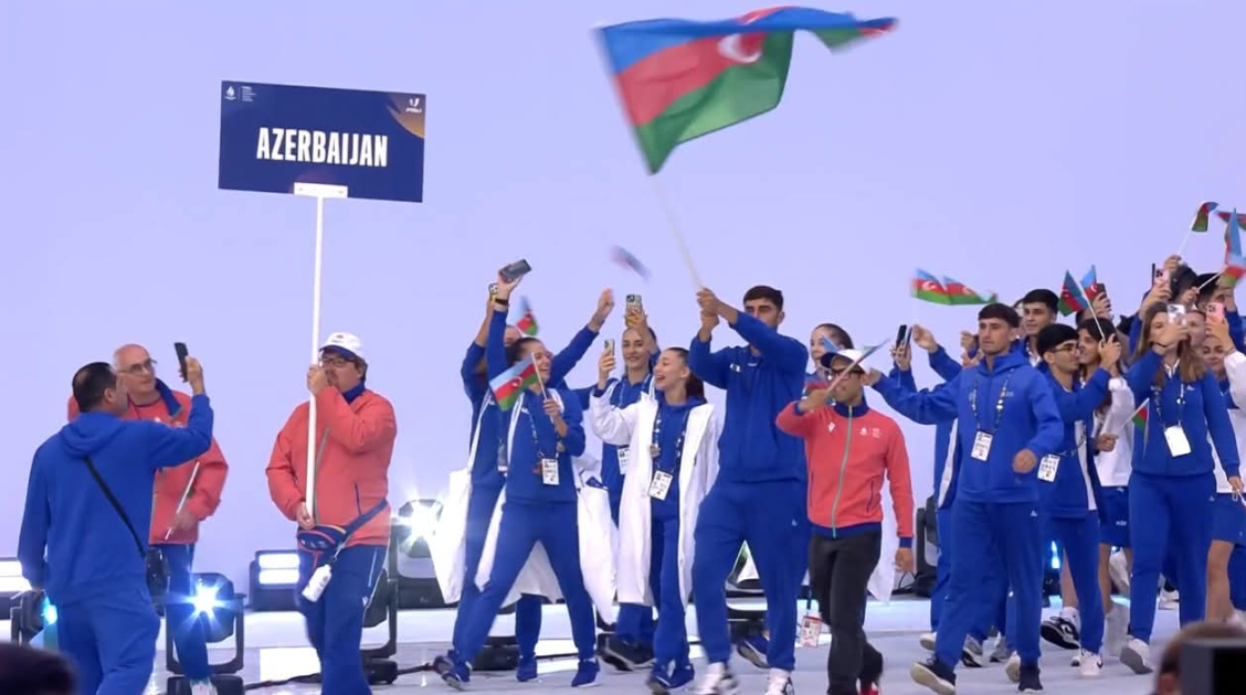 Azərbaycan komandası Universiadada paraddan keçib