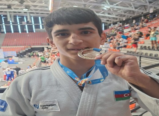 Rza Xəlilli: &quot;Bu mükafat qazandığım medallar arasında ən dəyərlisidir&quot;