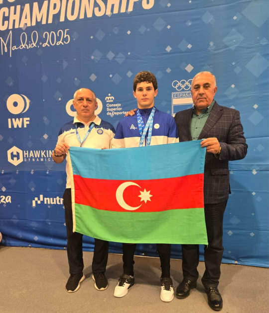 Ağırlıqqaldıranımız Avropa birinciliyində iki medal qazanıb