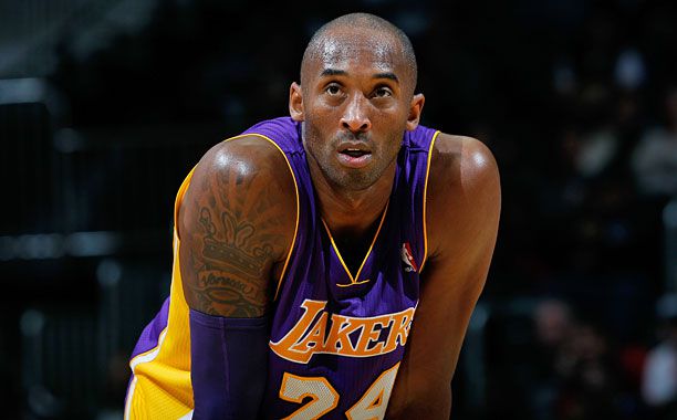 &quot;Qara Mamba&quot;nın ayaqqabısı hərracda yüksək qiymətə satılıb