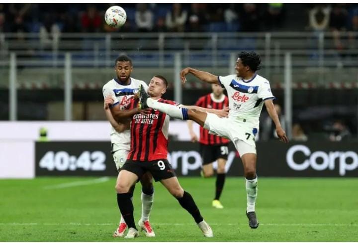 Debütant 37 yaşlı futbolçuya ümid edir