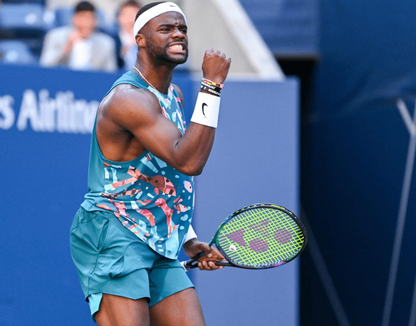 Amerikalı tennisçi tələbəyə 30 min dollar verdi