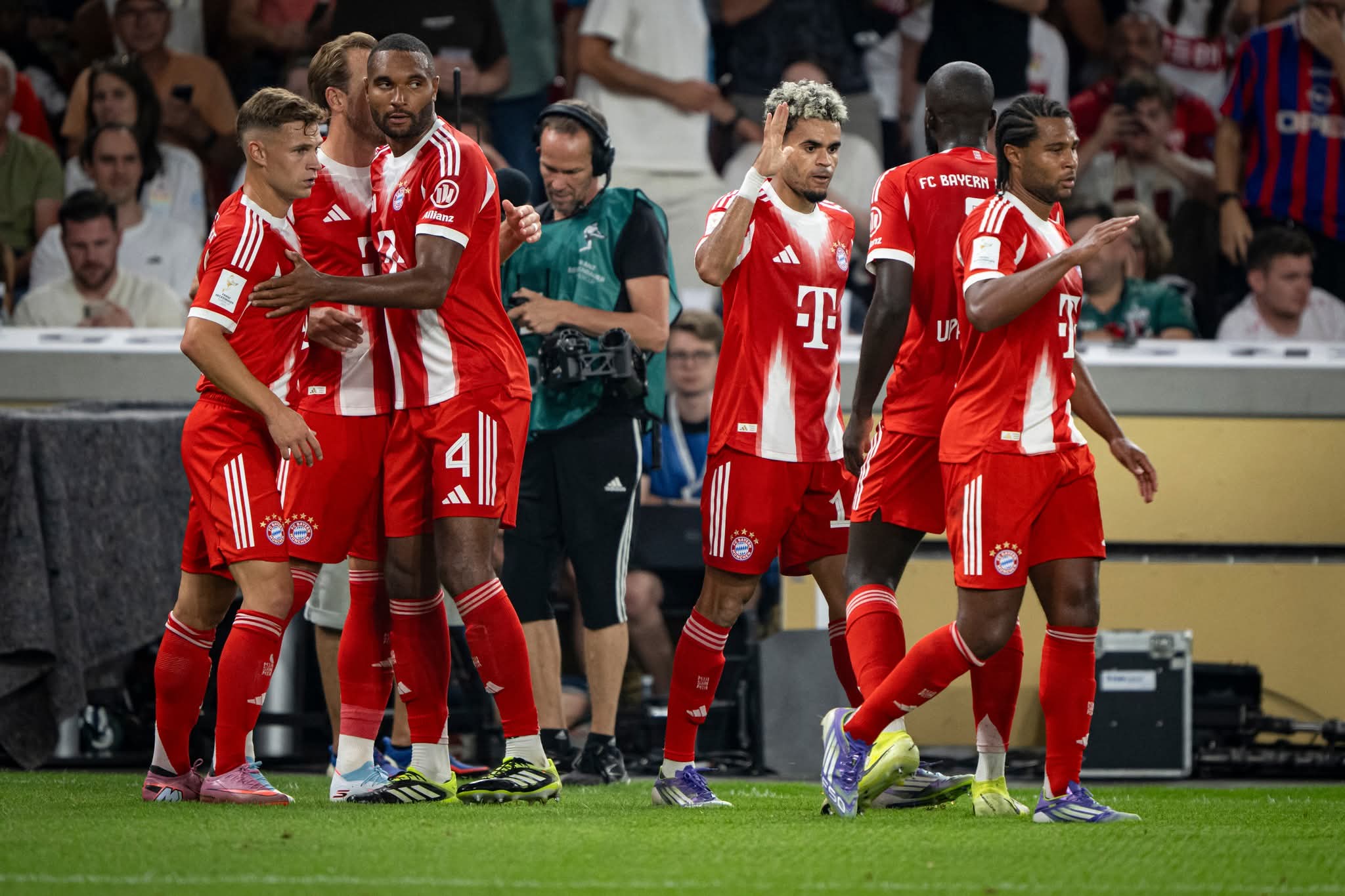 &quot;Bayern Münhen&quot; mövsümə kubokla başladı - FOTO
