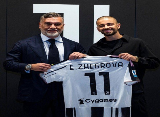 &quot;Qoca sinyora&quot; özünə yeni futbolçu tapdı
