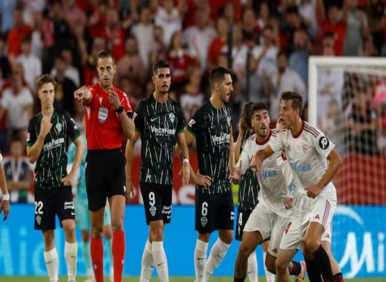 La Liqa: Turun açılış matçı sülhlə başladı