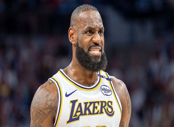 LeBron gözləyir, &quot;Leykers&quot; isə susur