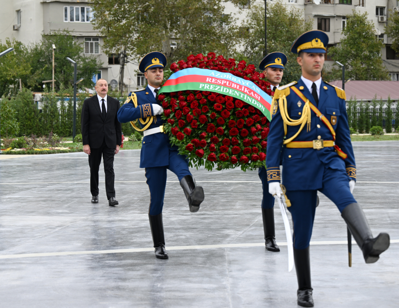 Prezident İlham Əliyev Anım Günü ilə əlaqədar Vətən müharibəsi şəhidlərinin xatirəsini bir dəqiqəlik sükutla yad edib