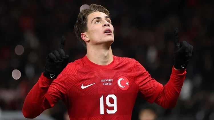 Türkiyəli futbolçu İngiltərəyə keçəcək?