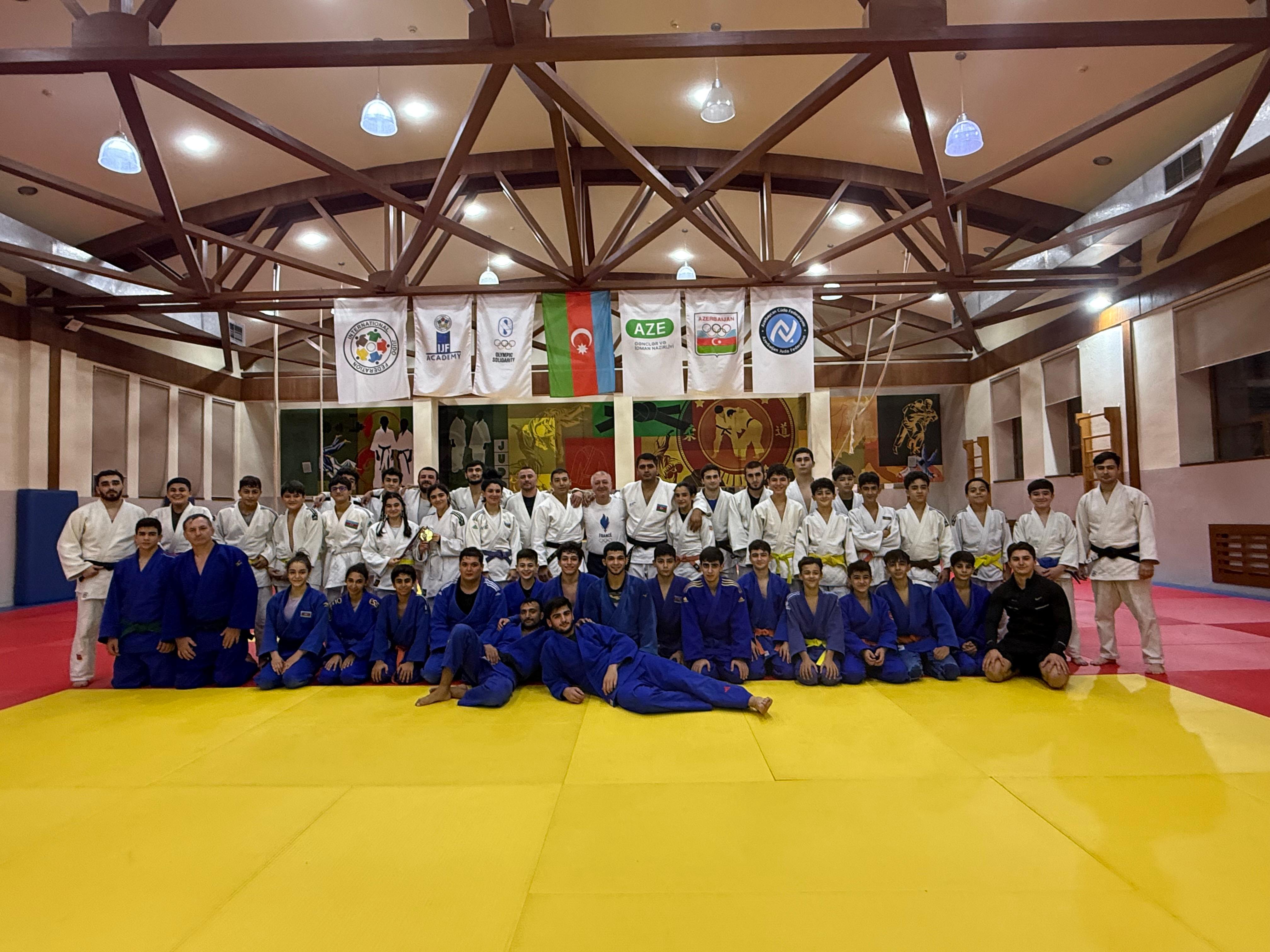 Çempionun&nbsp;qızıl medalı yeniyetmələrə motivasiya oldu